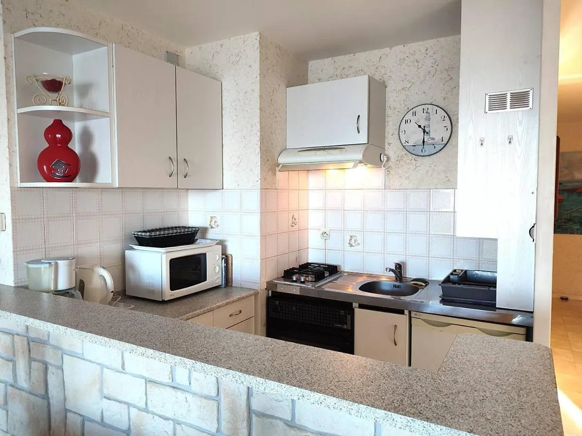 Superbe Appartement Avec Vue Mer Et Parking A Tregastel - Fr-1-368-29 0*,  France
